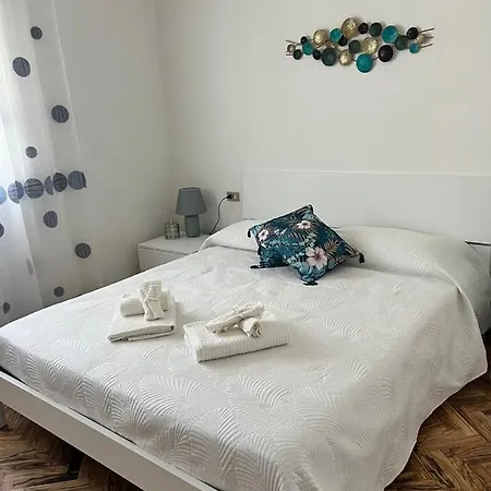 La Perla Marina House *